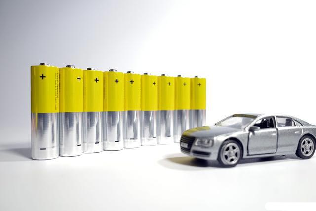 5月磷酸铁锂电池卸车量同比迸发大增